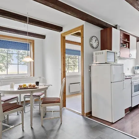 2 Bedroom Stunning In *
